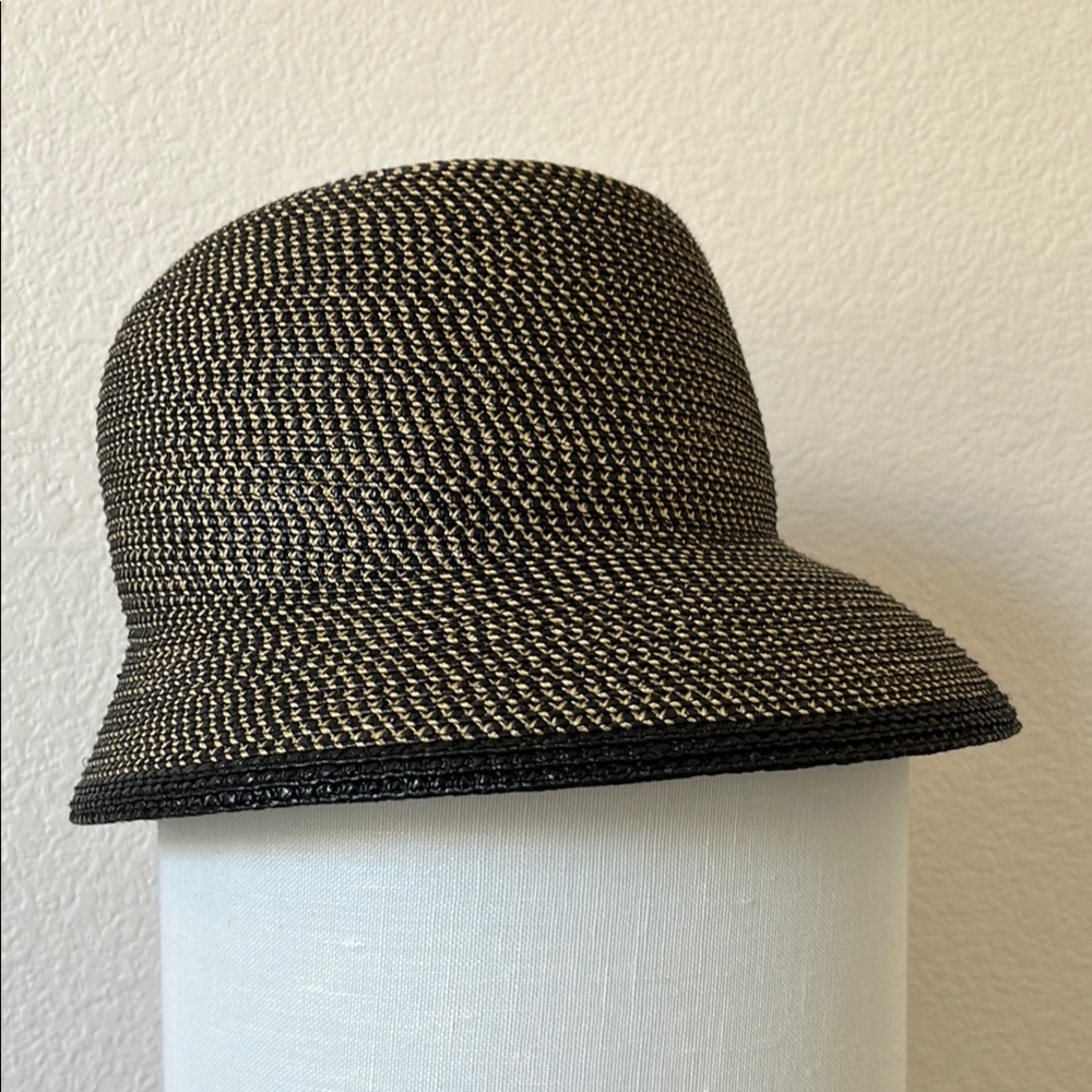 Eric Javits Squishee Packable Cloche Hat EUC